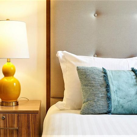 Berkeley Square Pads Apartment Bristol Bagian luar foto