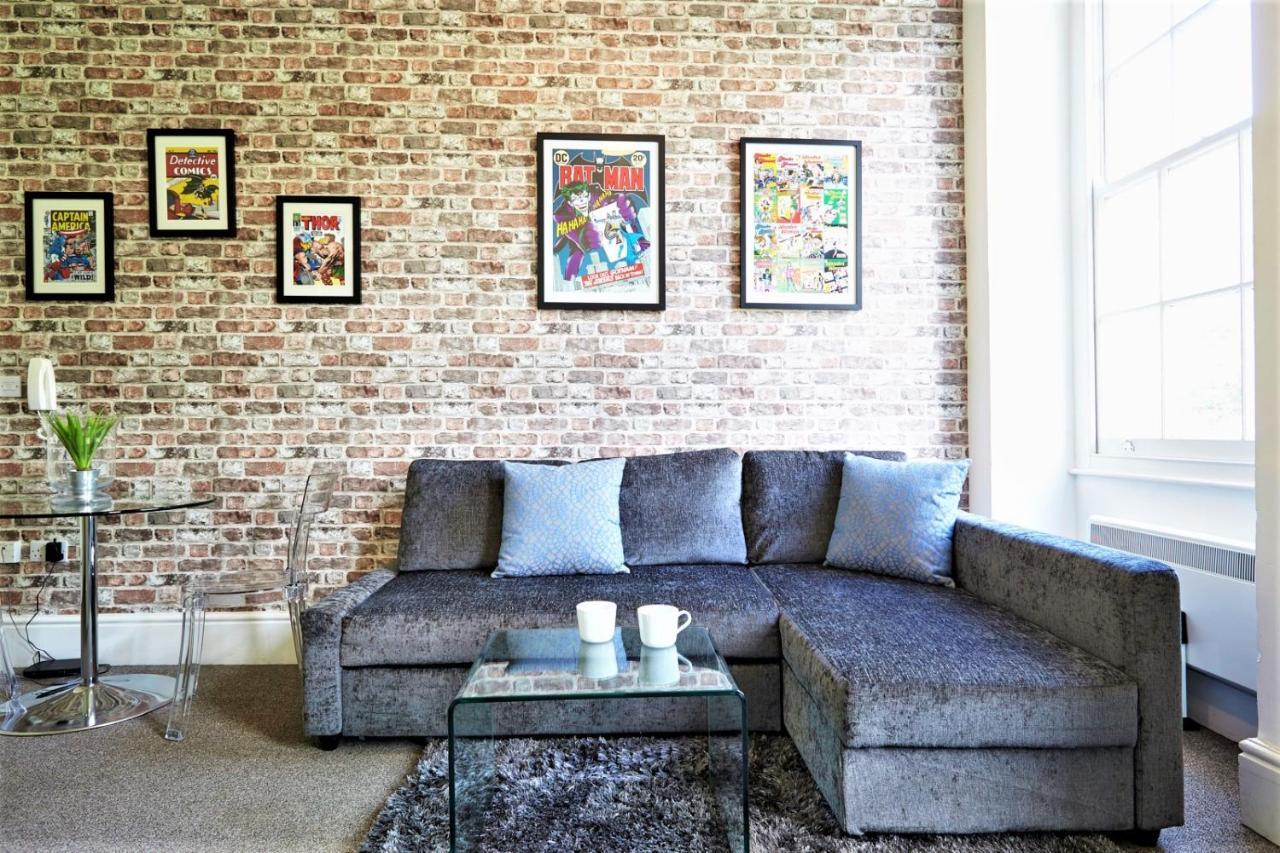 Berkeley Square Pads Apartment Bristol Bagian luar foto