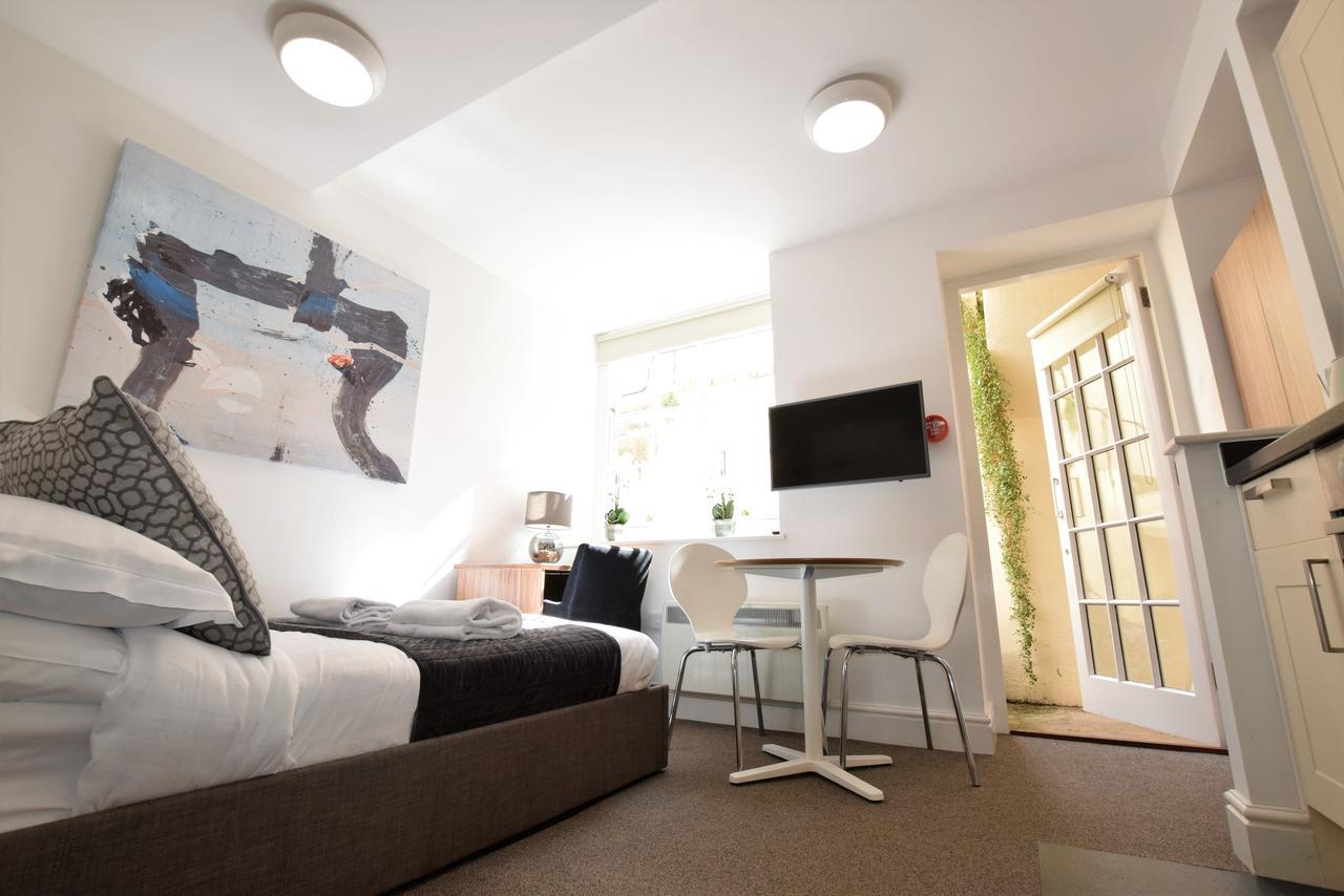 Berkeley Square Pads Apartment Bristol Bagian luar foto