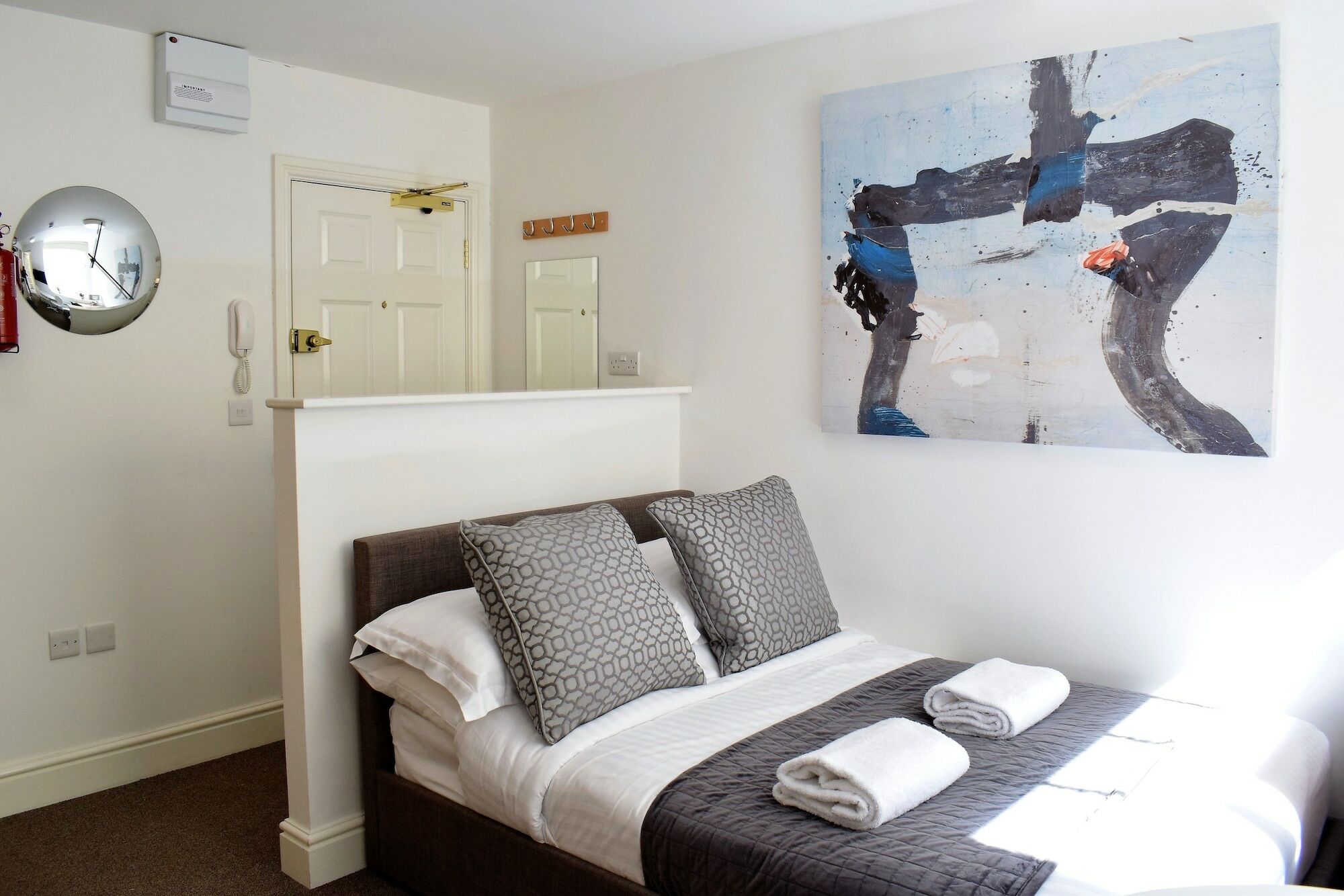 Berkeley Square Pads Apartment Bristol Bagian luar foto