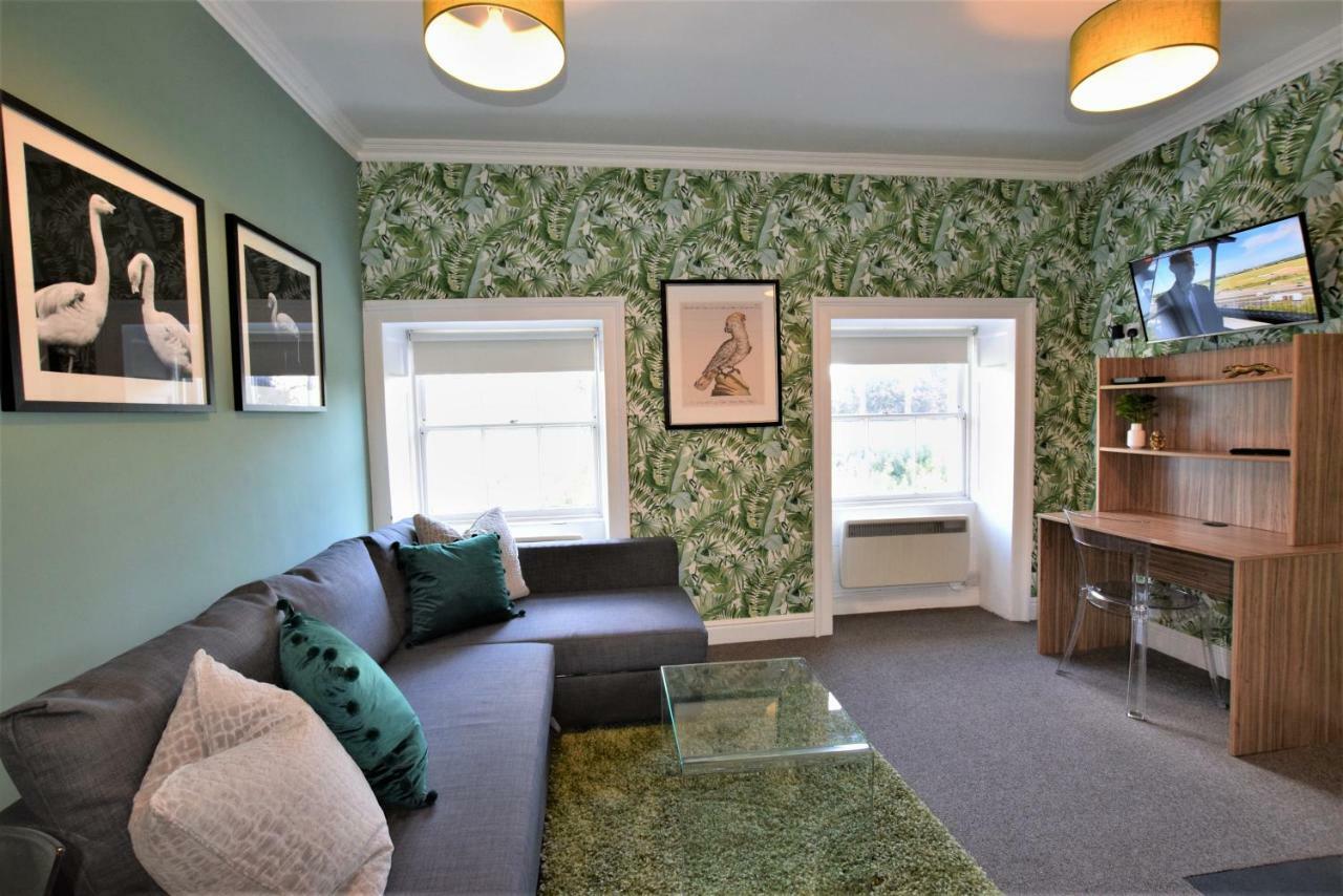 Berkeley Square Pads Apartment Bristol Bagian luar foto